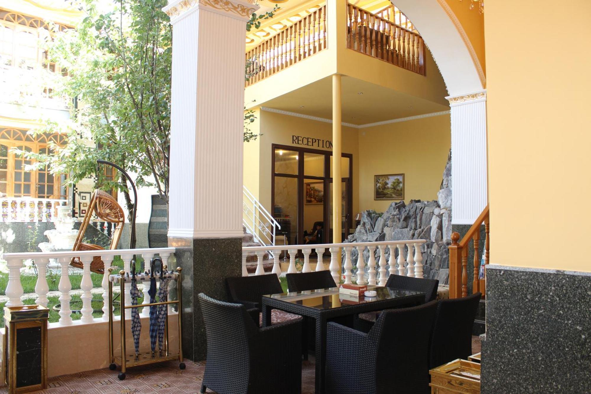 Atlas B&B Hotel 두샨베 외부 사진