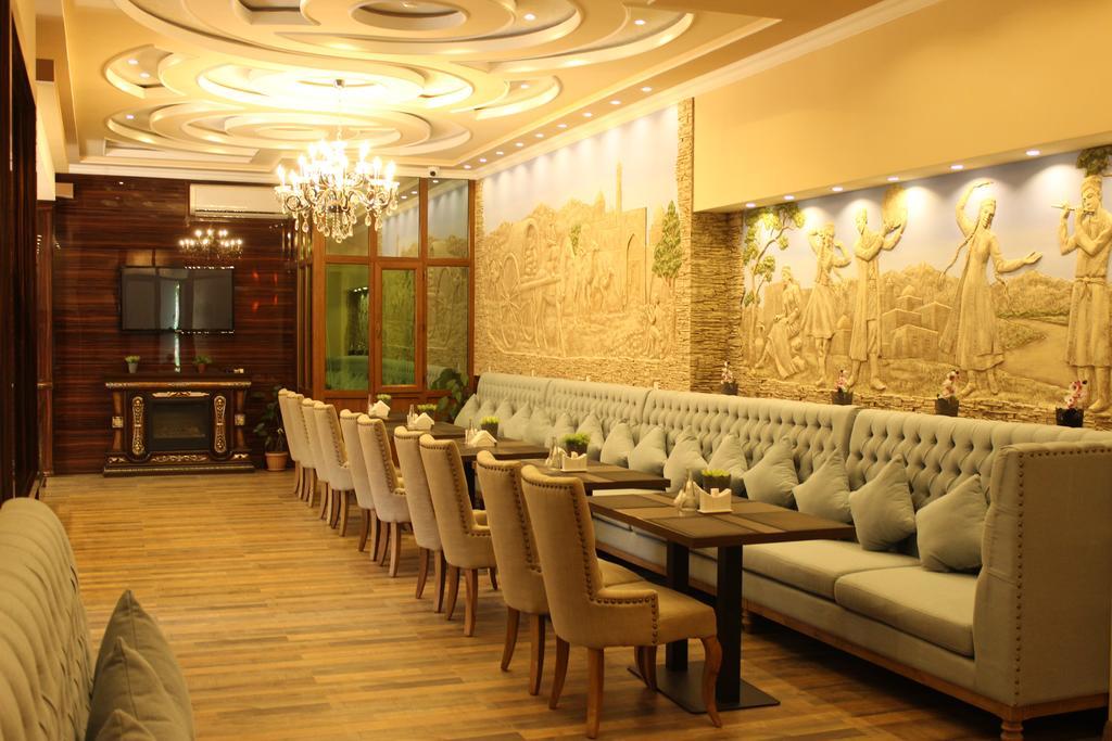Atlas B&B Hotel 두샨베 외부 사진