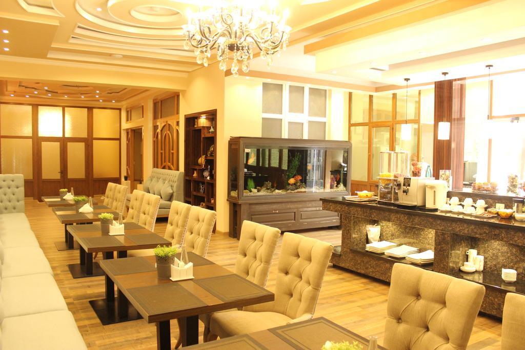 Atlas B&B Hotel 두샨베 외부 사진